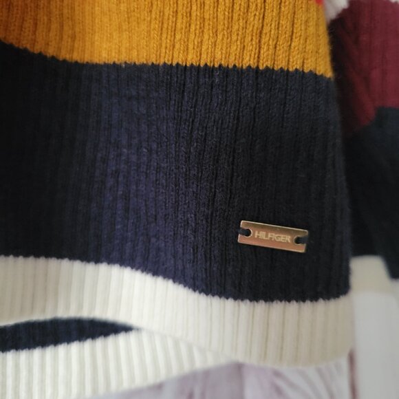 Vintage Y2K Tommy Hilfiger, Women’s L Classic Crewneck Sweater - Picture 2 of 7